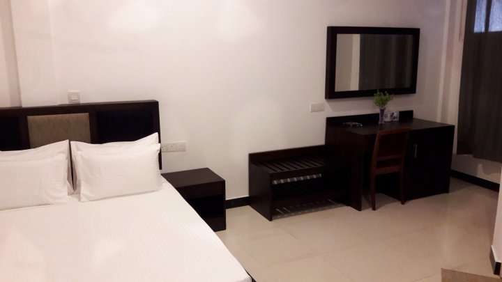 OYO 516 尼甘布 198 号酒店(OYO 516 Hotel 198 Negombo)
