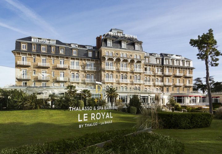 拉波勒皇家吕西安巴里亚酒店(Hôtel Barrière Le Royal La Baule)