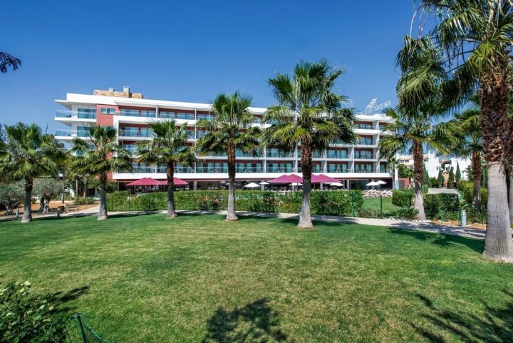 Areias Village Beach Suite Hotel