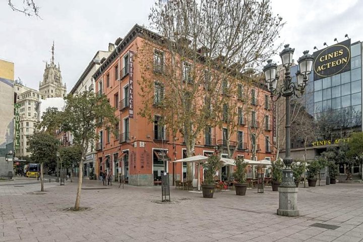 卡门广场小宫殿酒店(Petit Palace Plaza del Carmen)