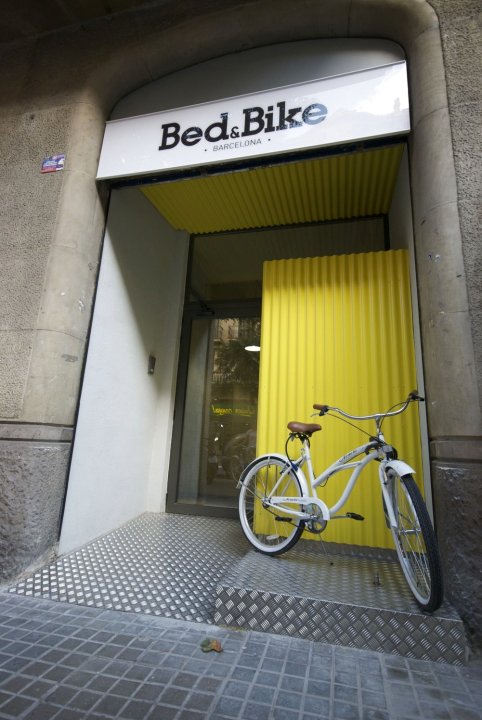 巴塞罗那自行车旅舍(Bed and Bike Barcelona)