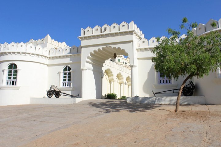 古拉尼瓦斯皇宫酒店(Gulaab Niwaas Palace)