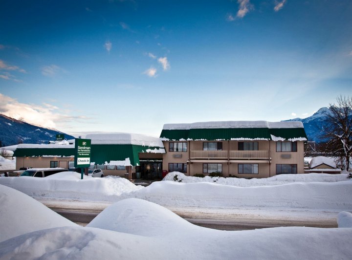 雷夫尔斯托克桑德曼酒店(Sandman Hotel Revelstoke)