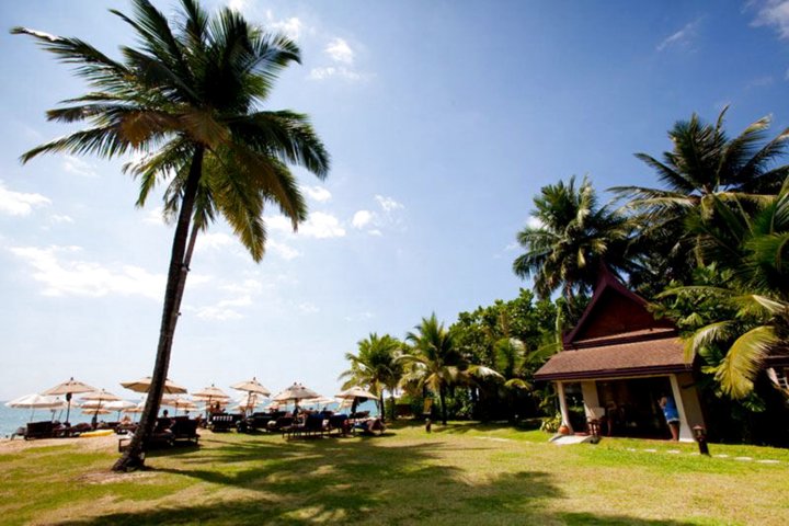 阿拉雅别墅酒店(Ayara Villas)