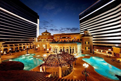 佩普密尔娱乐场温泉度假村(Peppermill Resort Spa Casino)