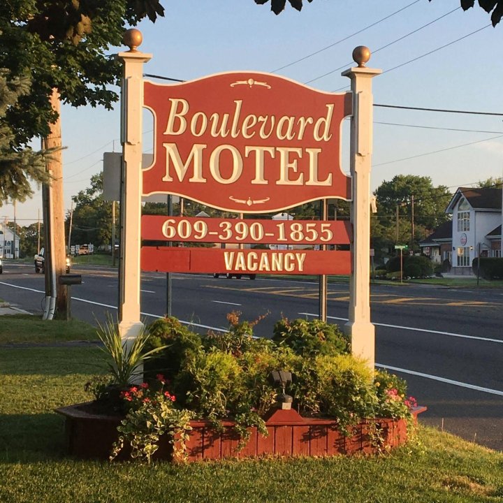 大道汽车旅馆(Boulevard Motel)