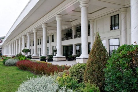 假日套房酒店(Vialand Palace Hotel)