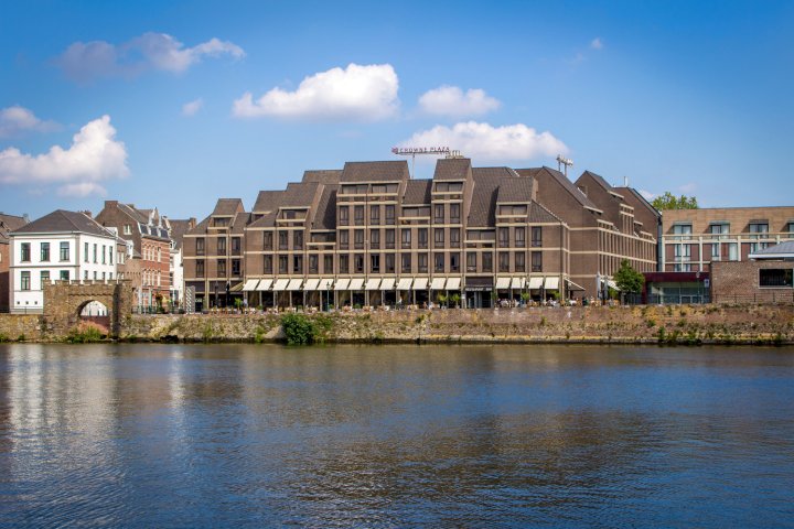 马斯特里赫特皇冠假日酒店(Crowne Plaza Maastricht, an IHG Hotel)