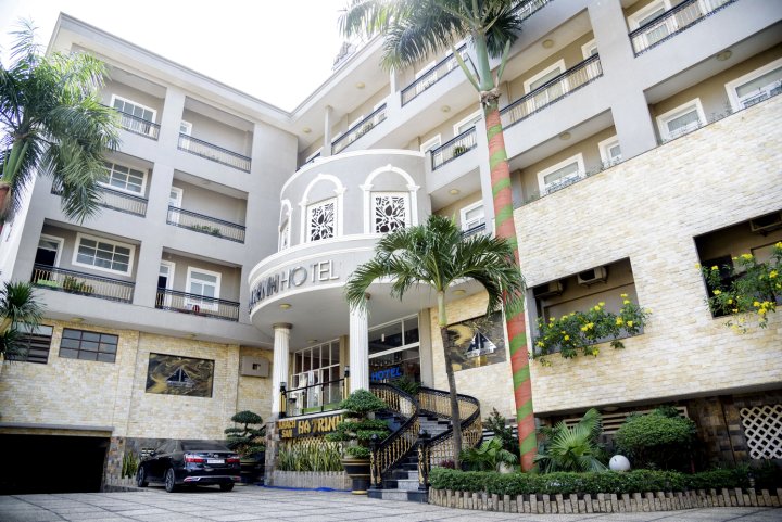 哈特林酒店(Ha Trinh Hotel)
