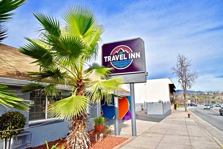 雷丁旅行驿站汽车旅馆(Travel Inn Redding)