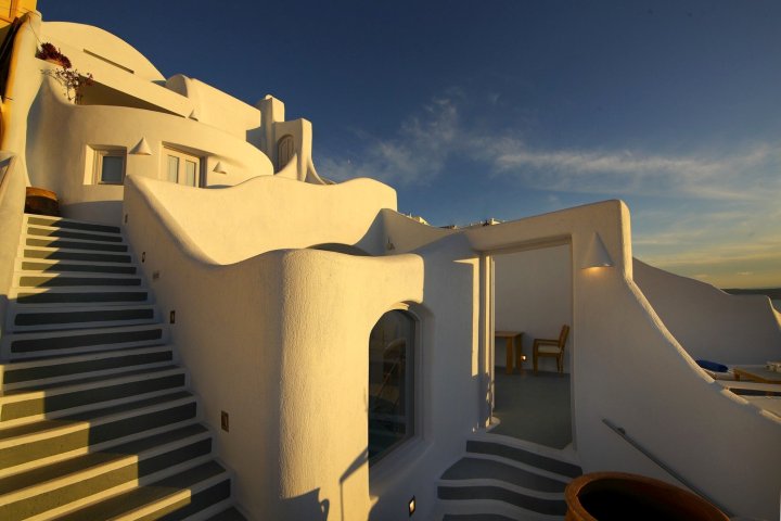圣托里尼勒卡斯缇吉斯套房酒店(Ikastikies Suites Santorini)