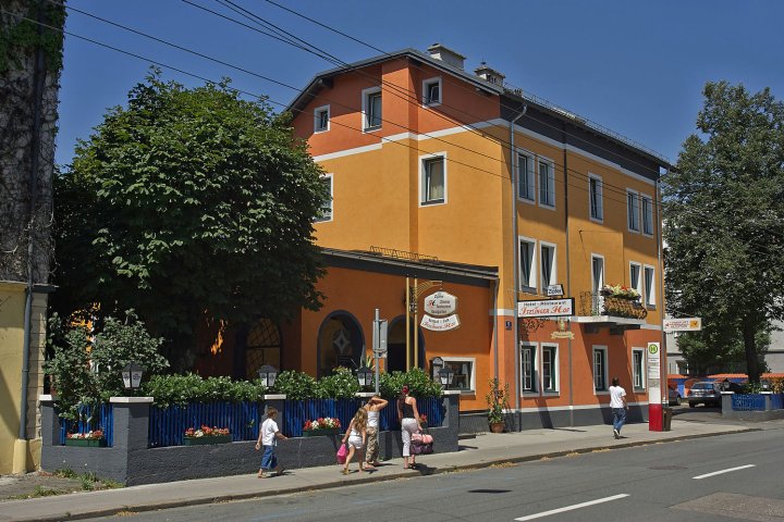 伊兹林格霍夫酒店(Hotel Restaurant Itzlinger Hof)