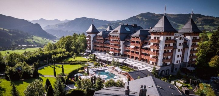 阿尔皮纳格施塔德酒店(The Alpina Gstaad)