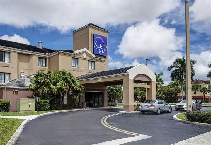 迈阿密机场住宿酒店(Sleep Inn Miami Airport)