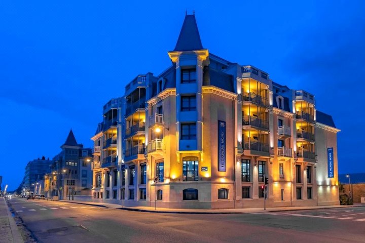 里新时髦酒店(Hôtel Le Nouveau Monde)