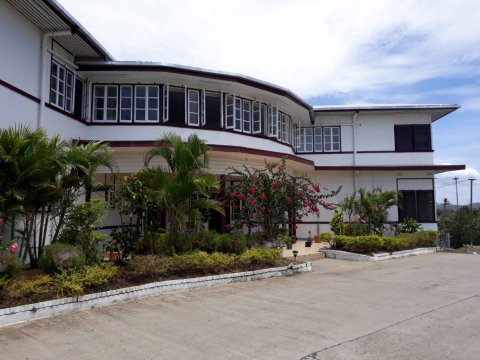 黄金镇塔沃雅酒店(Gold Town Tavua Hotel)