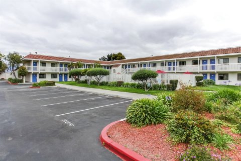 蒙特利区萨利纳斯北6号汽车旅馆(Motel 6-Salinas, CA - North Monterey Area)