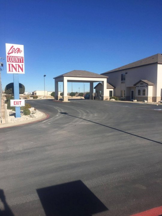 利县酒店(Lea County Inn)