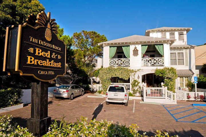 迪索托海滩民宿(DeSoto Beach Bed and Breakfast)