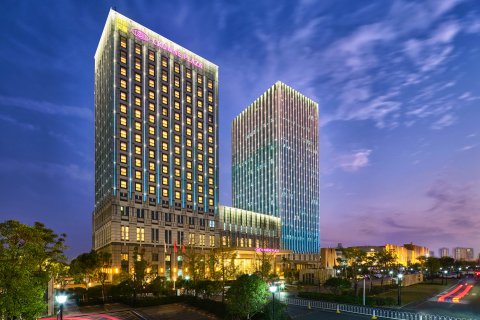 武汉保和皇冠假日酒店