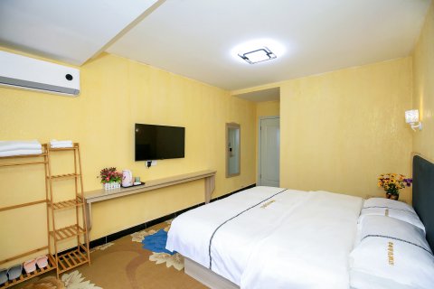 翠峰智选酒店(阳朔西街店)