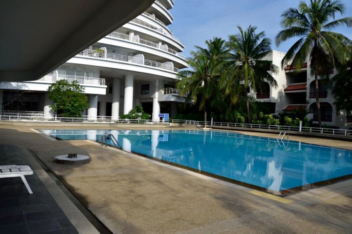 桑迪海滩 15E 公寓酒店(Sandy Beach Condo 15E)