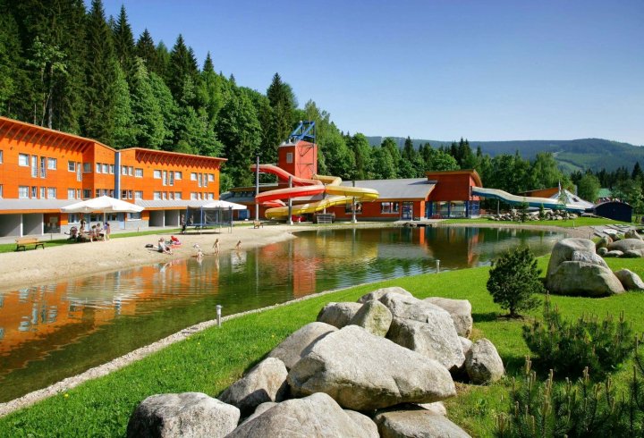 什平德莱鲁夫姆林水亲水乐园酒店(Hotel Aqua Park Špindlerův Mlýn)