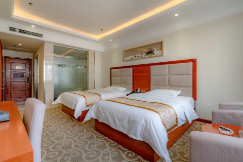 福泉峰邻天下大酒店