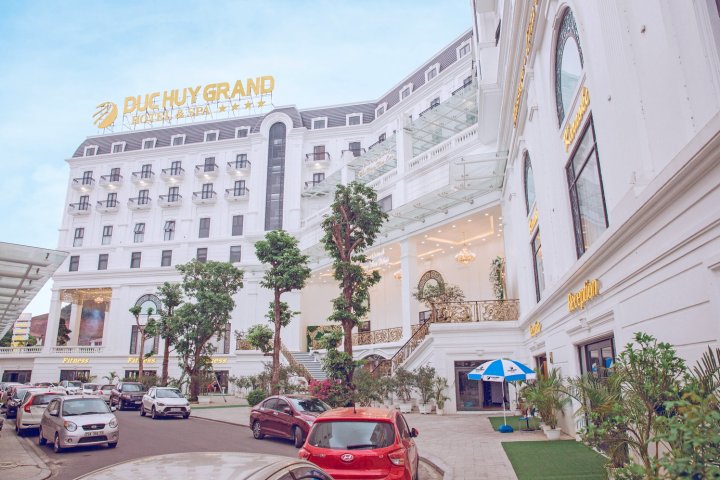 杜克胡伊大 SPA 酒店(Duc Huy Grand Hotel)