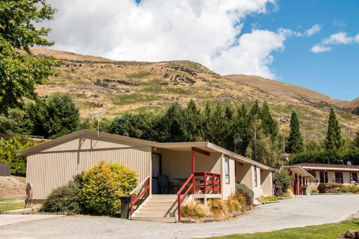 阿斯帕林山假日公园(Mt Aspiring Holiday Park)