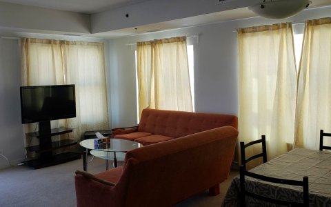 近曼大两房公寓出租(Two Bedroom Apartment)