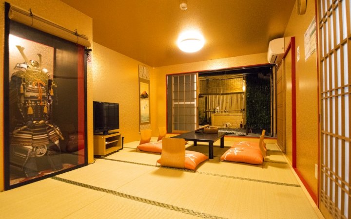 京都二条城独栋日式別墅（园景+露天浴池）(Kyoto Guesthouse Senbon Marutamachi)