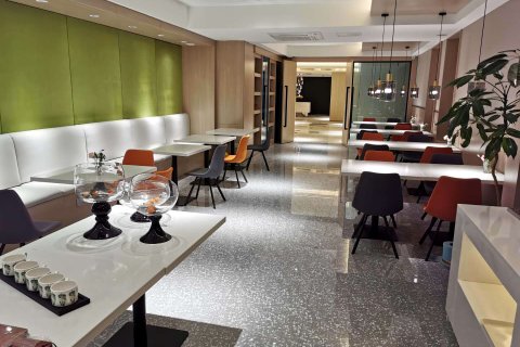 锦州王府客家泊隐酒店(古塔夜市店)