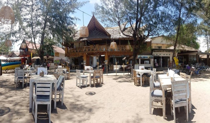 桑巴海滨景观别墅酒店(Samba Villas Beachfront View)