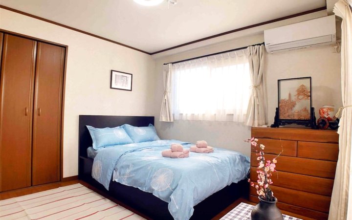 新开业 大阪温馨大床房302 難波地铁直达9分(Apartment Newly opened Cozy Queen Room Osaka 302)