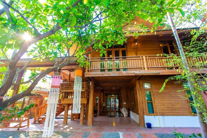 清迈木屋别墅(Chiangmai Wood villa)