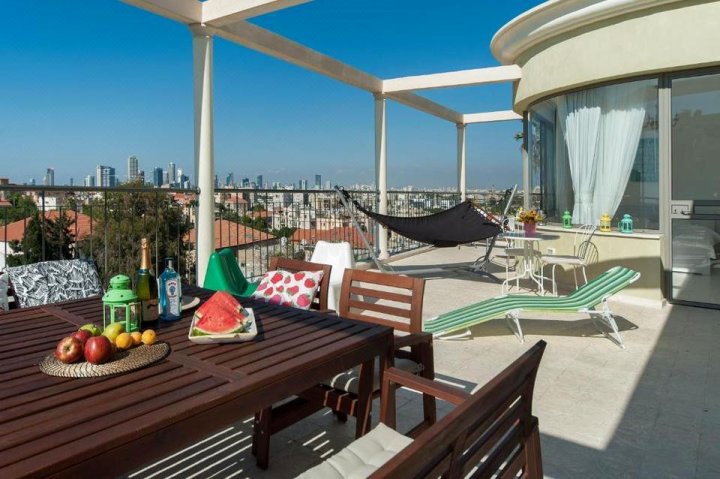 Luxury 5BD in Jaffa with Balcony by Sea N Rent