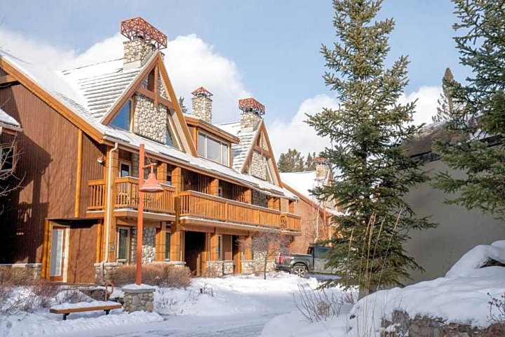 班夫暗岭度假酒店(Hidden Ridge Resort Banff)