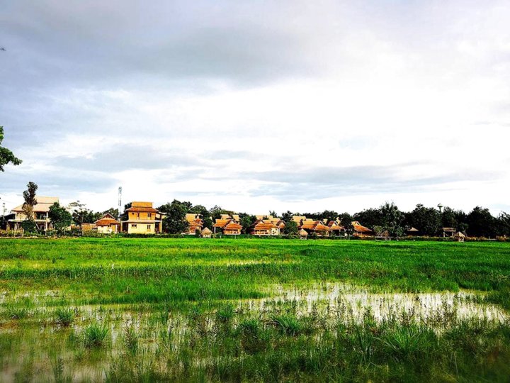 清迈卡琳娜度假村(Karina Resort Chiang Mai)