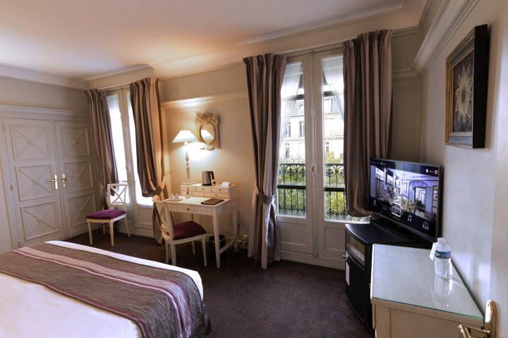 香榭丽舍大街皇家酒店(Royal Hotel Champs Elysées)