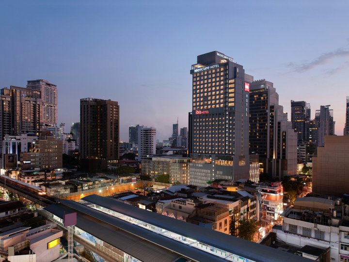 宜必思曼谷素坤逸24店(Ibis Bangkok Sukhumvit 24)