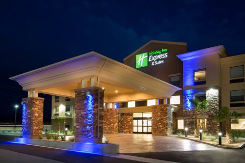 帕伦普假日套房酒店(Holiday Inn Express & Suites Pahrump, an IHG Hotel)