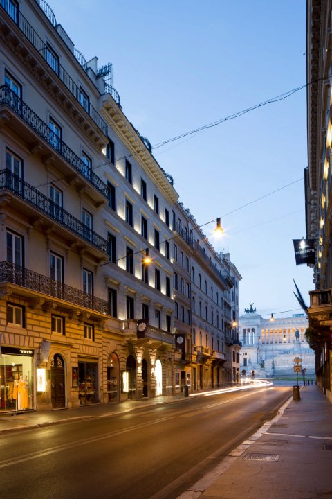 德尔科所大街罗马之家旅馆(Via Del Corso Home Roma)