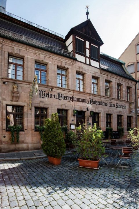 斯特彻勒酒店&维纳餐厅(Steichele Hotel & Weinrestaurant)