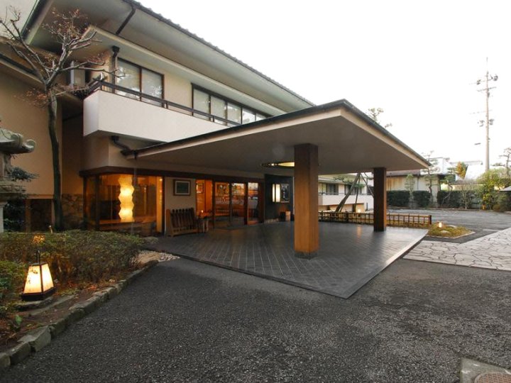 羽衣日式旅馆(Hotel Hagoromo)