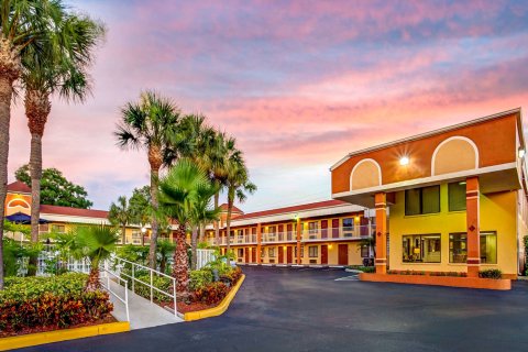 南坦帕套房酒店(Hotel South Tampa & Suites)