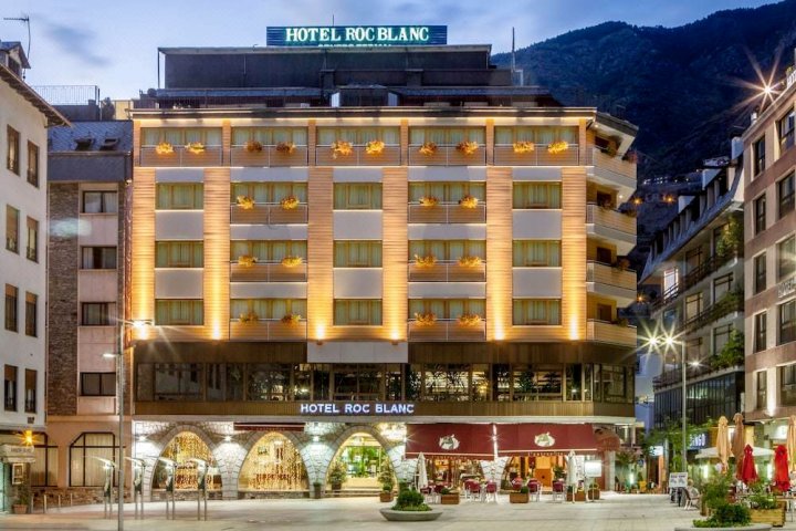 洛克布朗克酒店(Hotel Roc Blanc)