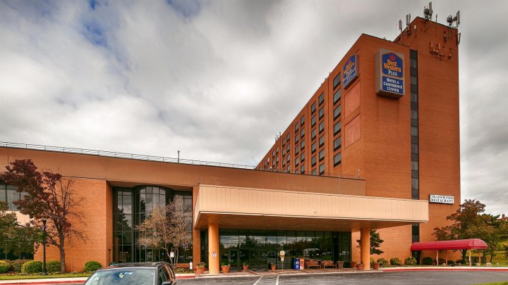 贝斯特韦斯特普勒斯酒店&会议中心(Best Western Plus Hotel & Conference Center)