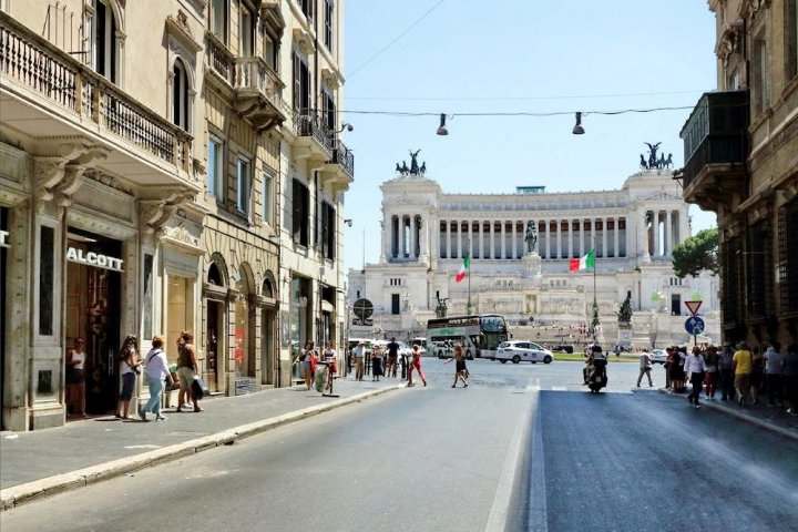 威尼斯惊人广场套房酒店(Amazing Piazza Venezia Suites)