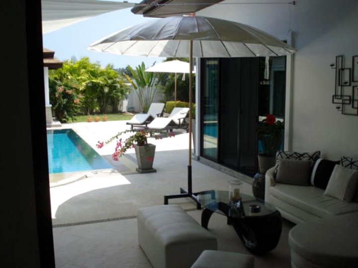 Yves Villa 3 bed pool NAI HARN